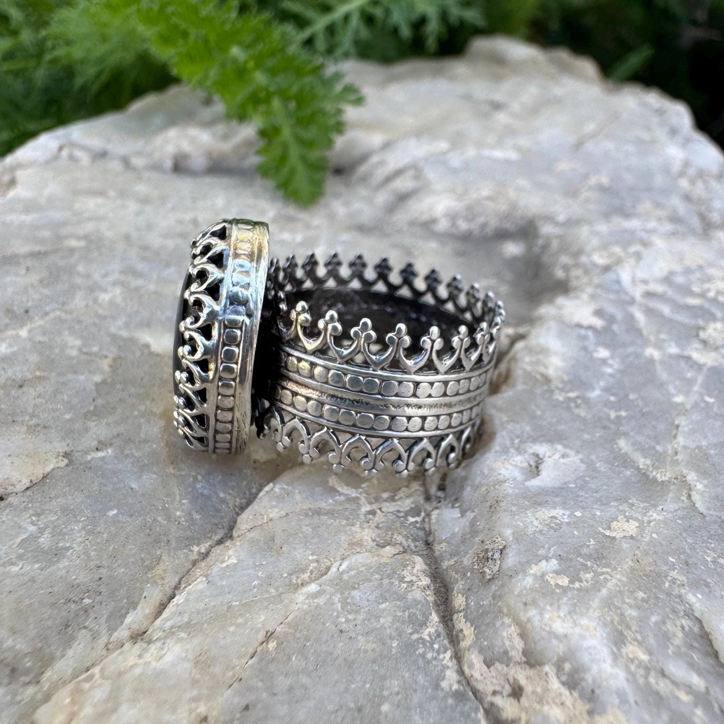 sterling silver black onyx gothic lace ring (size 7)