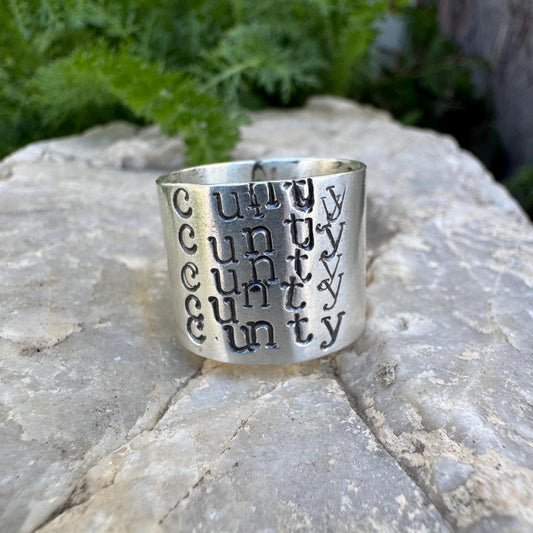 sterling silver cunty pattern ring (size 8)