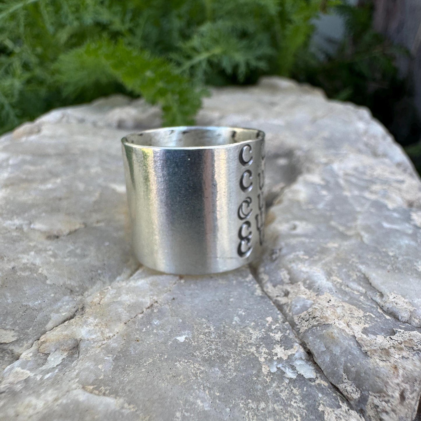 sterling silver cunty pattern ring (size 8)