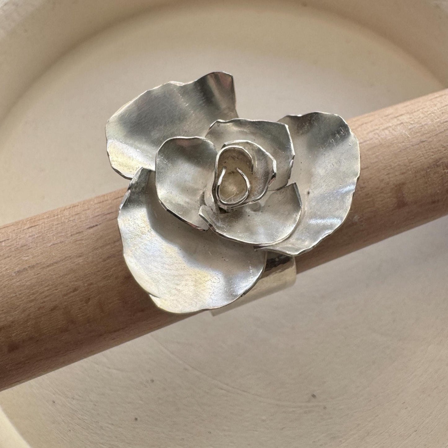 sterling silver large (magnolia-ish) flower ring (size 6)